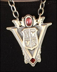 200px-Volturi_Crest_Necklace_-_2